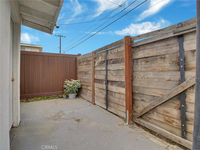 110 W Forhan Street, Long Beach, CA 90805