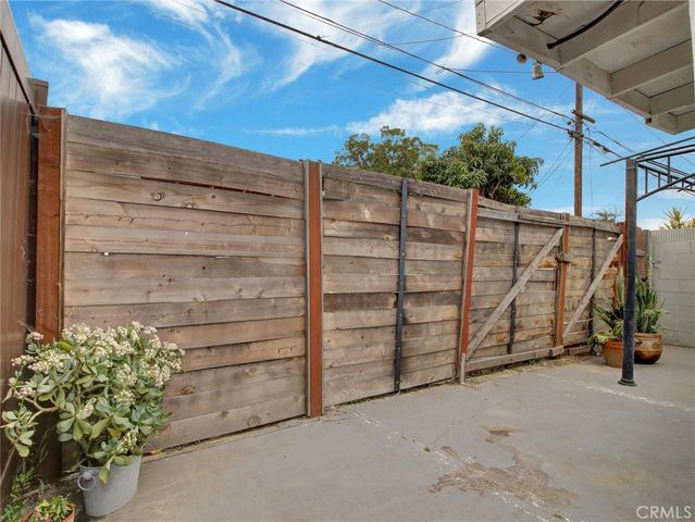 110 W Forhan Street, Long Beach, CA 90805