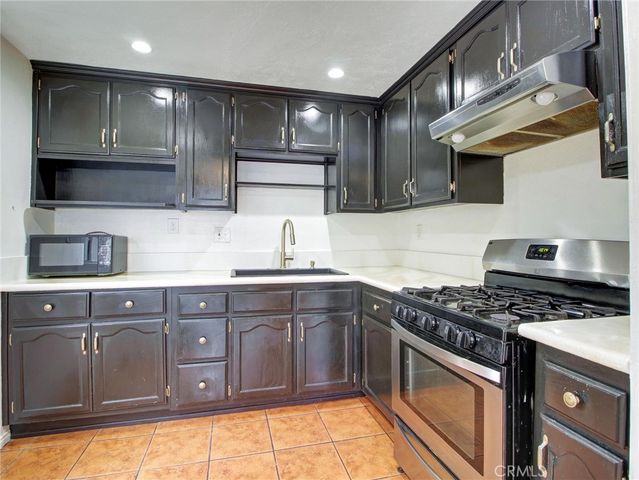 110 W Forhan Street, Long Beach, CA 90805
