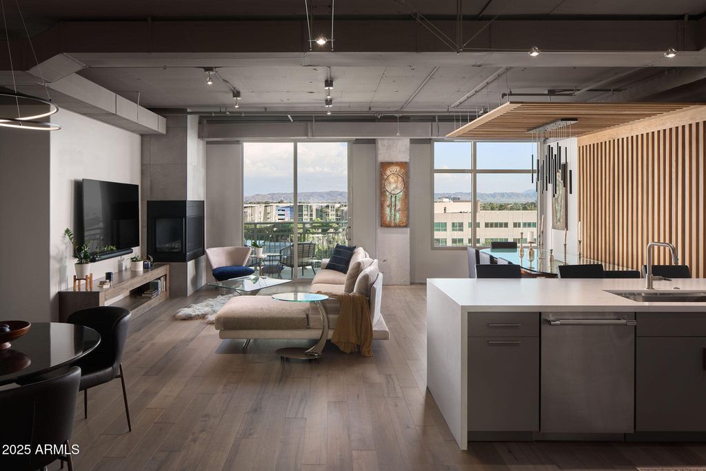2211 E CAMELBACK Road 605, Phoenix, AZ 85016 — exterior