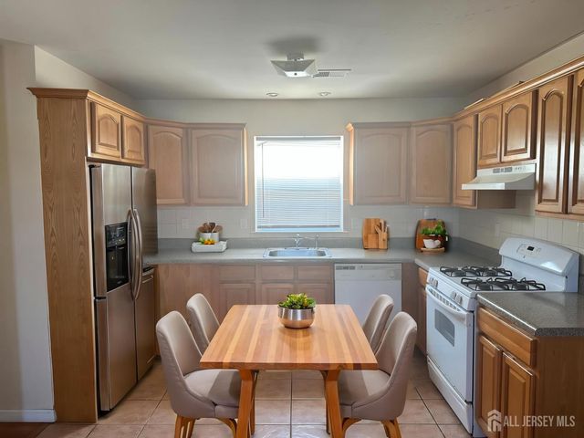 663 S Park Street S, Elizabeth, NJ 07206