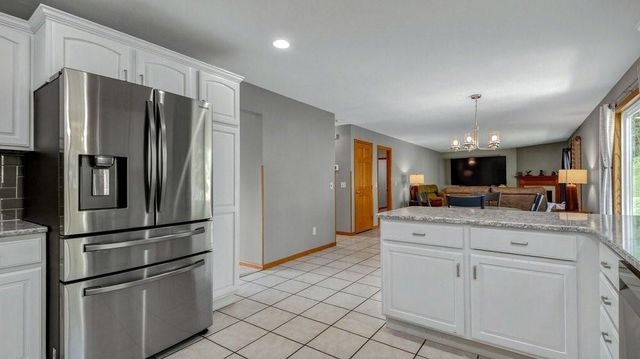 209 Lamans Lane, Eau Claire, WI 54703