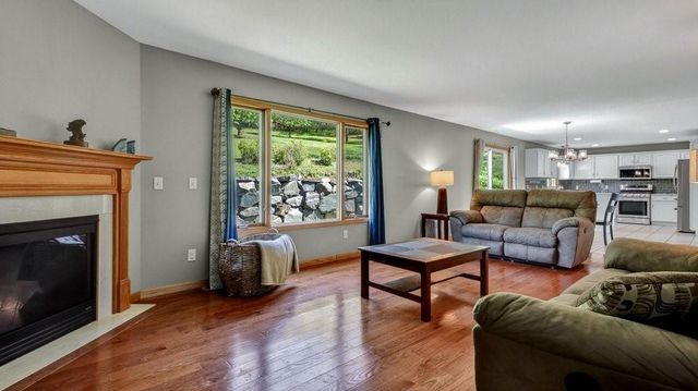 209 Lamans Lane, Eau Claire, WI 54703