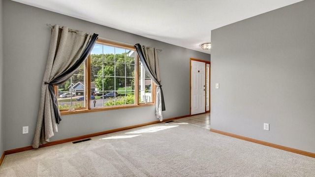 209 Lamans Lane, Eau Claire, WI 54703