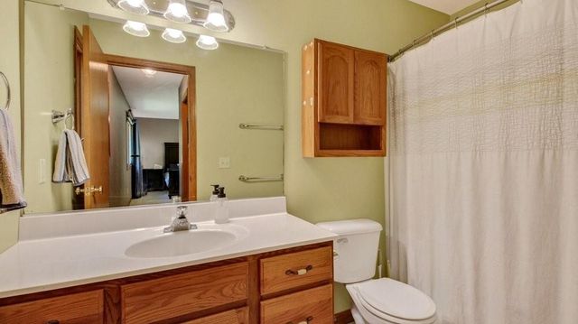 209 Lamans Lane, Eau Claire, WI 54703