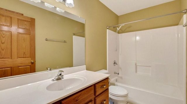 209 Lamans Lane, Eau Claire, WI 54703