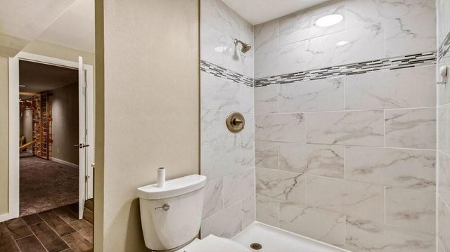 209 Lamans Lane, Eau Claire, WI 54703