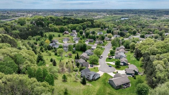 209 Lamans Lane, Eau Claire, WI 54703