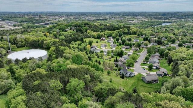 209 Lamans Lane, Eau Claire, WI 54703