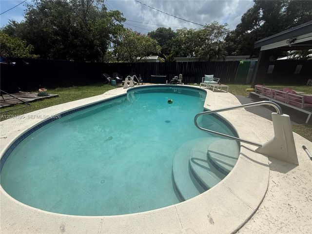 2538 Coolidge Street, Hollywood, FL 33020