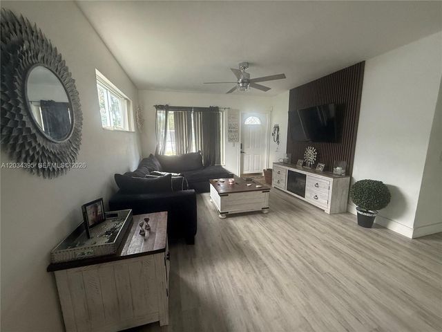 2538 Coolidge Street, Hollywood, FL 33020