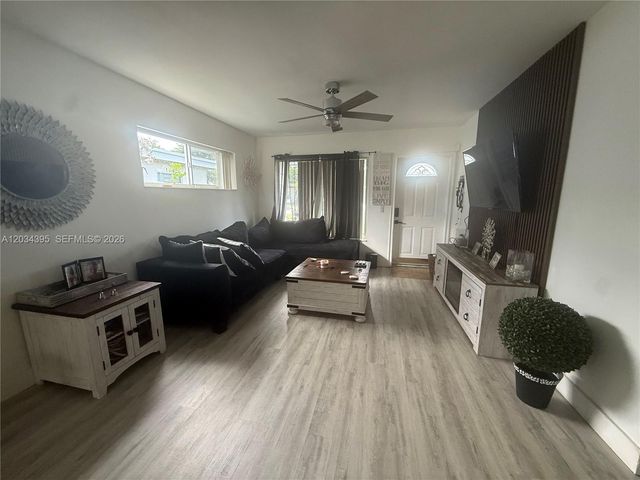 2538 Coolidge Street, Hollywood, FL 33020