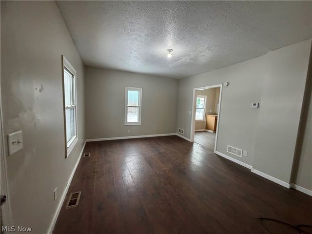 1721 SW Hammond Avenue, Canton, OH 44706