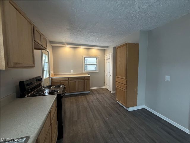 1721 SW Hammond Avenue, Canton, OH 44706