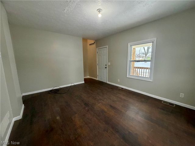 1721 SW Hammond Avenue, Canton, OH 44706