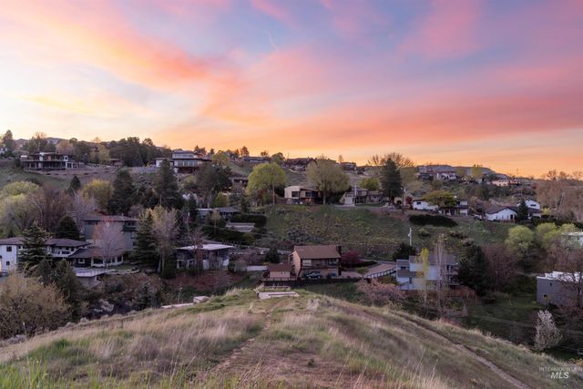 340 N Panorama Pl, Boise, ID 83702