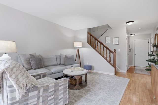 119 Manor Way, Rochester Hills, MI 48309