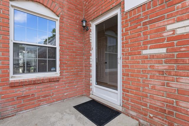 119 Manor Way, Rochester Hills, MI 48309