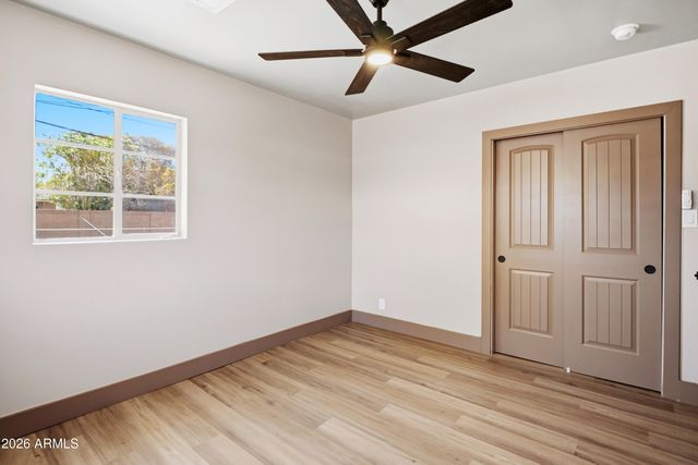 2201 E CAMPBELL Avenue, Phoenix, AZ 85016