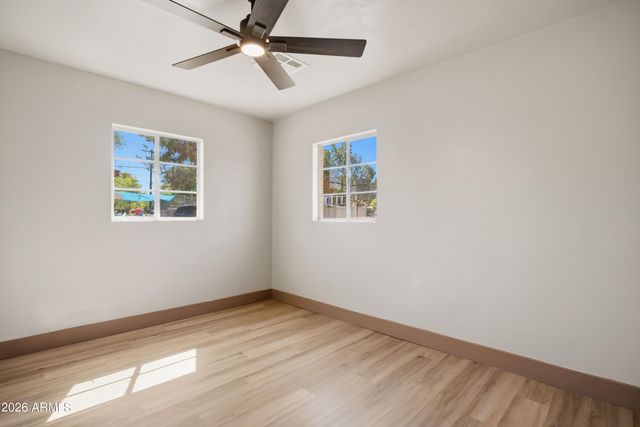 2201 E CAMPBELL Avenue, Phoenix, AZ 85016