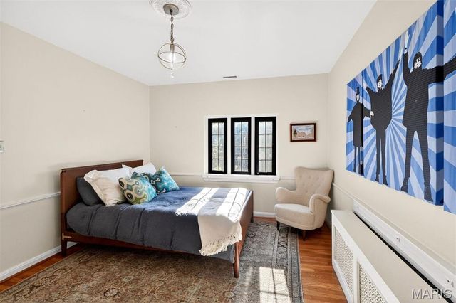 37 Ridgemoor Drive, Clayton, MO 63105