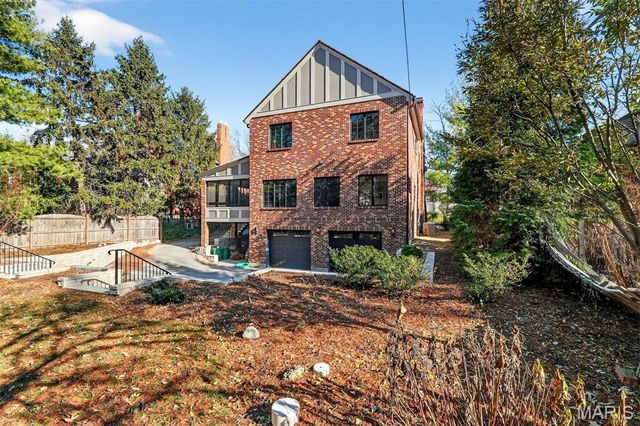 37 Ridgemoor Drive, Clayton, MO 63105