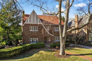 37 Ridgemoor Drive, Clayton, MO 63105