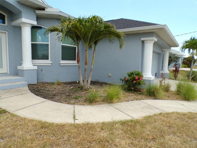 1077 ROTONDA CIRCLE, Rotonda West, FL 33947