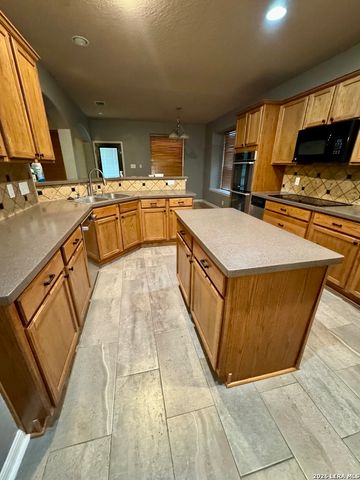 102 Royal Troon, Cibolo, TX 78108