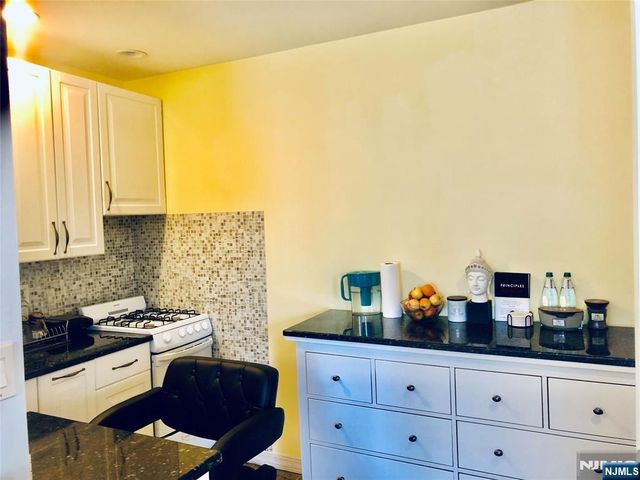 400 Fairview Avenue 4J, Fort Lee, NJ 07024