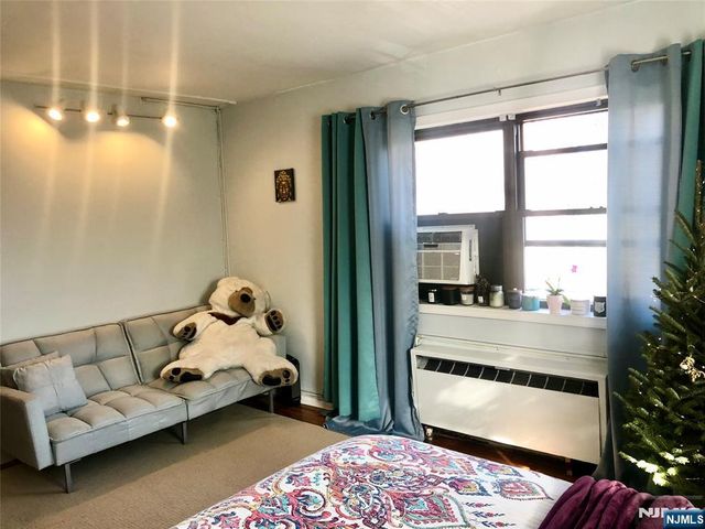 400 Fairview Avenue 4J, Fort Lee, NJ 07024