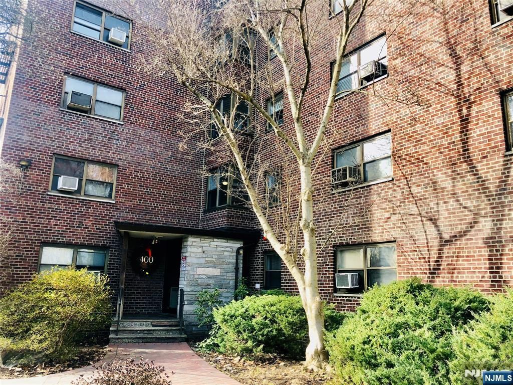 400 Fairview Avenue 4J, Fort Lee, NJ 07024
