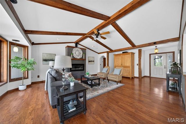 35 Greenview Drive, Defiance, MO 63341