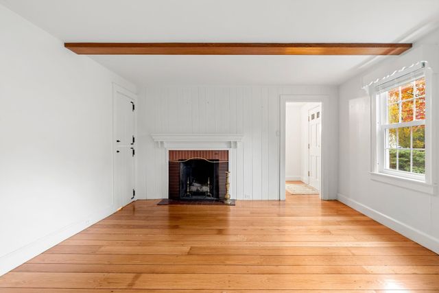 135 Walnut Hill Avenue, Manchester, NH 03104