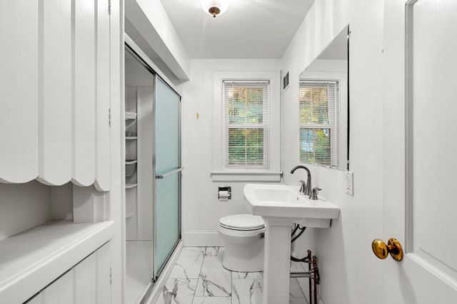 135 Walnut Hill Avenue, Manchester, NH 03104
