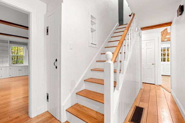 135 Walnut Hill Avenue, Manchester, NH 03104