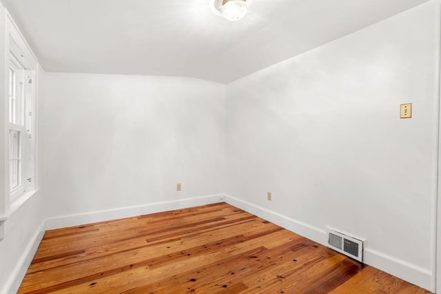 135 Walnut Hill Avenue, Manchester, NH 03104