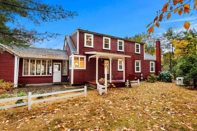 135 Walnut Hill Avenue, Manchester, NH 03104
