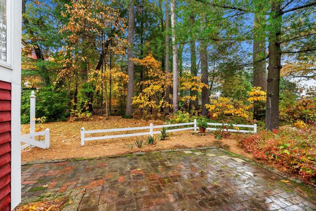 135 Walnut Hill Avenue, Manchester, NH 03104