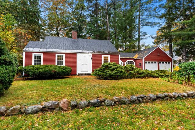 135 Walnut Hill Avenue, Manchester, NH 03104