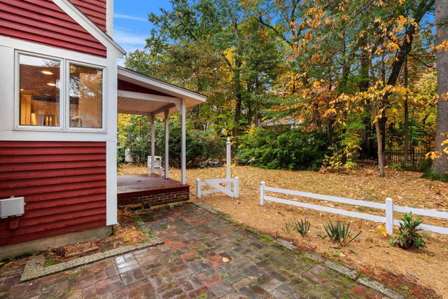 135 Walnut Hill Avenue, Manchester, NH 03104