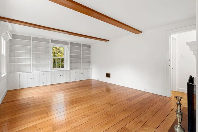 135 Walnut Hill Avenue, Manchester, NH 03104