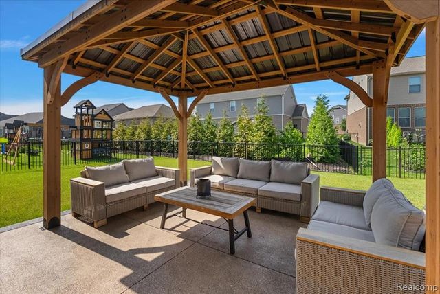18026 Player Dr Drive, Macomb, MI 48042