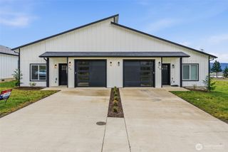 9 Anchor Way #B, Cathlamet, WA 98612