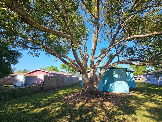 4849 CAMPHOR AVENUE, Sarasota, FL 34231