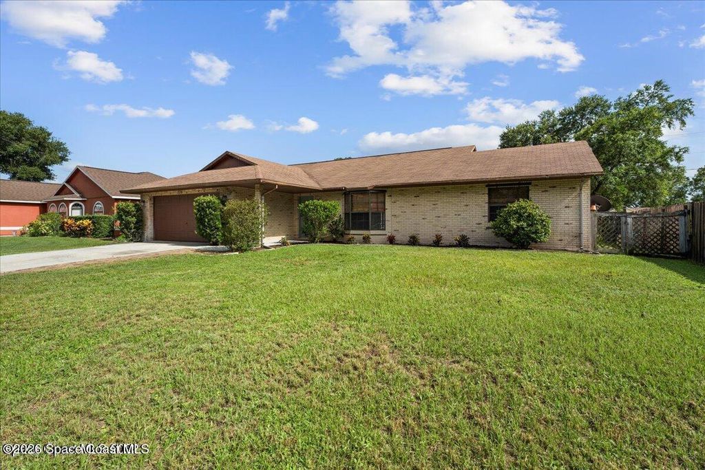 776 Beacon Street NW, Palm Bay, FL 32907