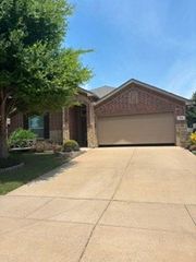 1316 Shelley Drive, Burleson, TX 76028