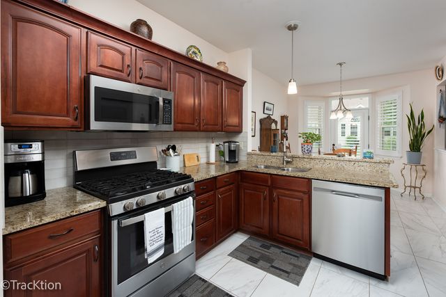 16516 Buckner Pond Way, Crest Hill, IL 60403