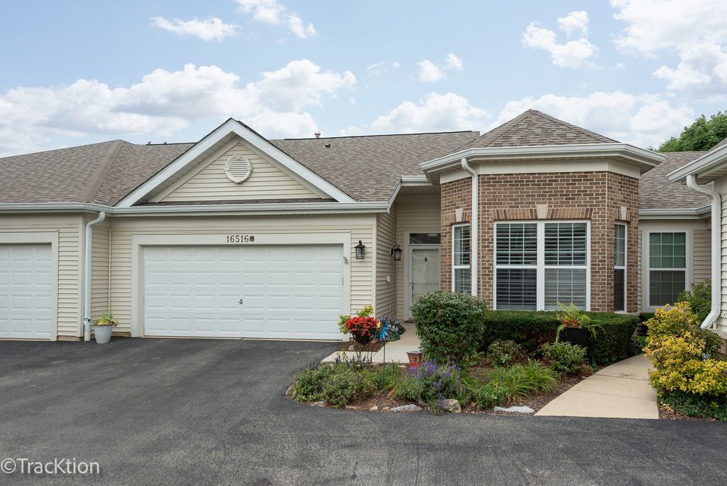 16516 Buckner Pond Way, Crest Hill, IL 60403