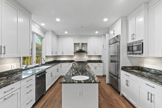 2140 Monterey Avenue, Menlo Park, CA 94025